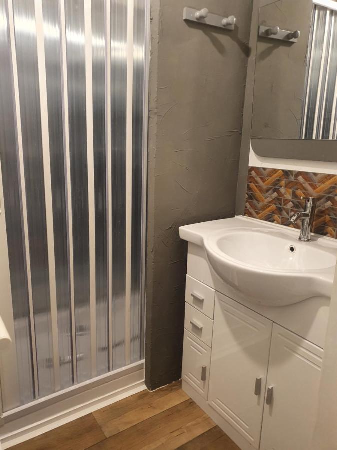 ラ・ブルブールBienvenue Chez Les Ch'Oups Le Cocoonアパートメント エクステリア 写真