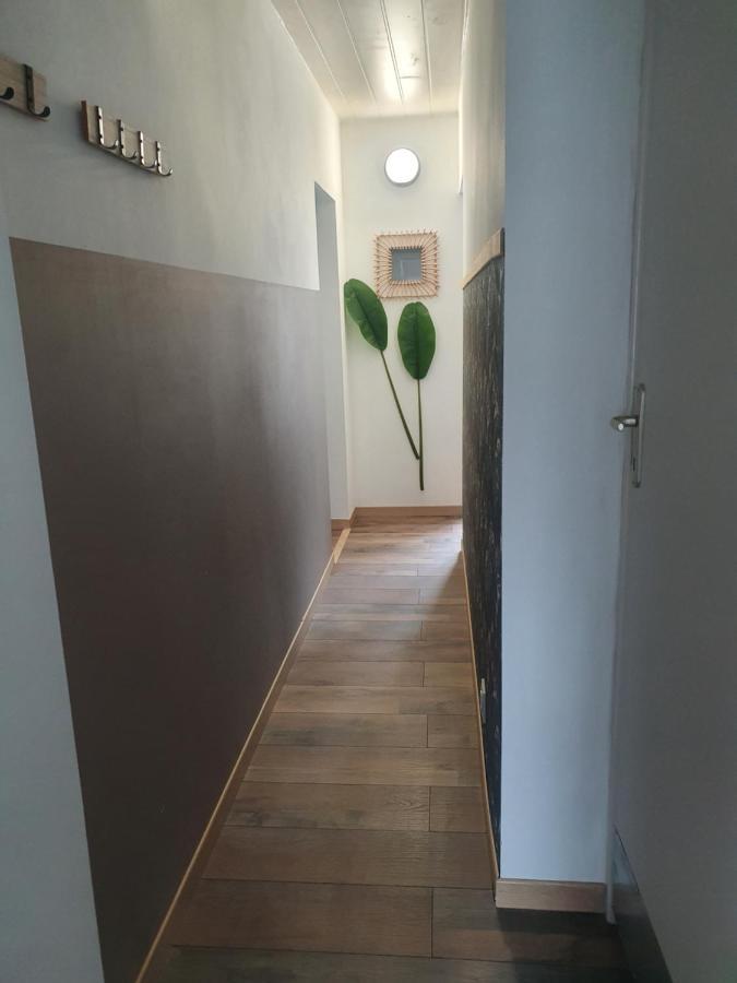 ラ・ブルブールBienvenue Chez Les Ch'Oups Le Cocoonアパートメント エクステリア 写真